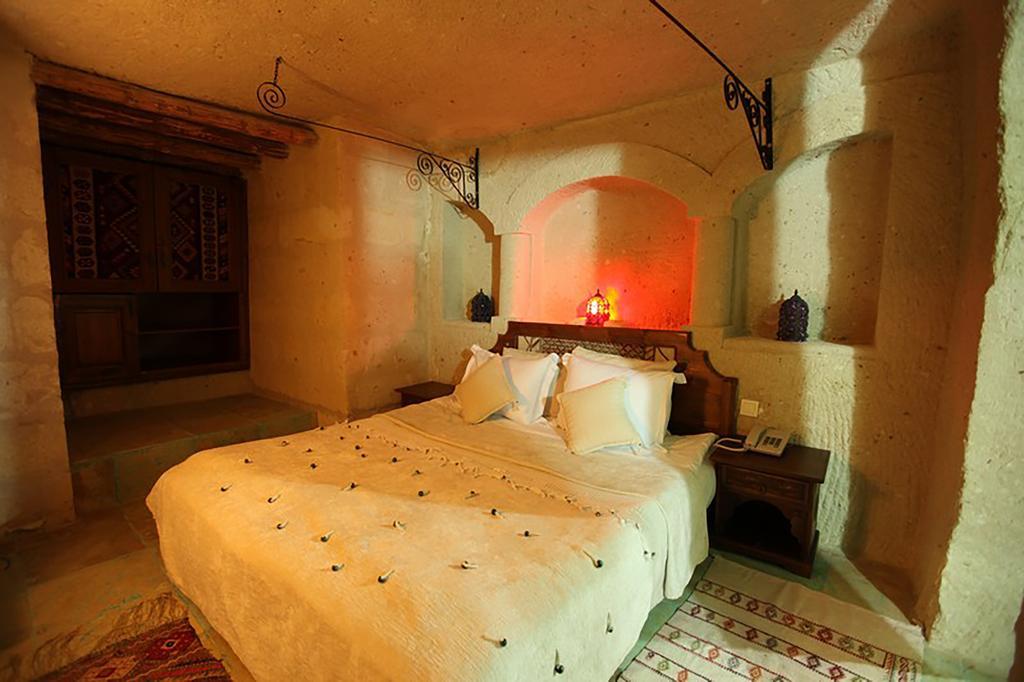 Blue Valley Cave Hotel أوروغوبْ المظهر الخارجي الصورة
