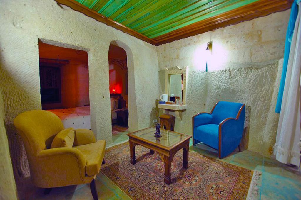 Blue Valley Cave Hotel أوروغوبْ الغرفة الصورة