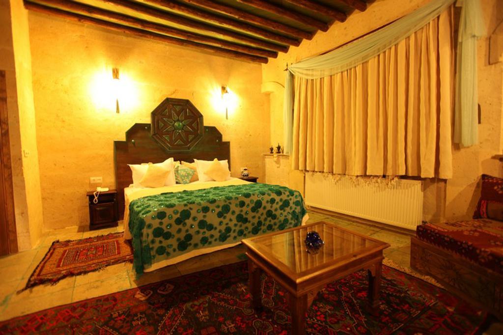 Blue Valley Cave Hotel أوروغوبْ الغرفة الصورة