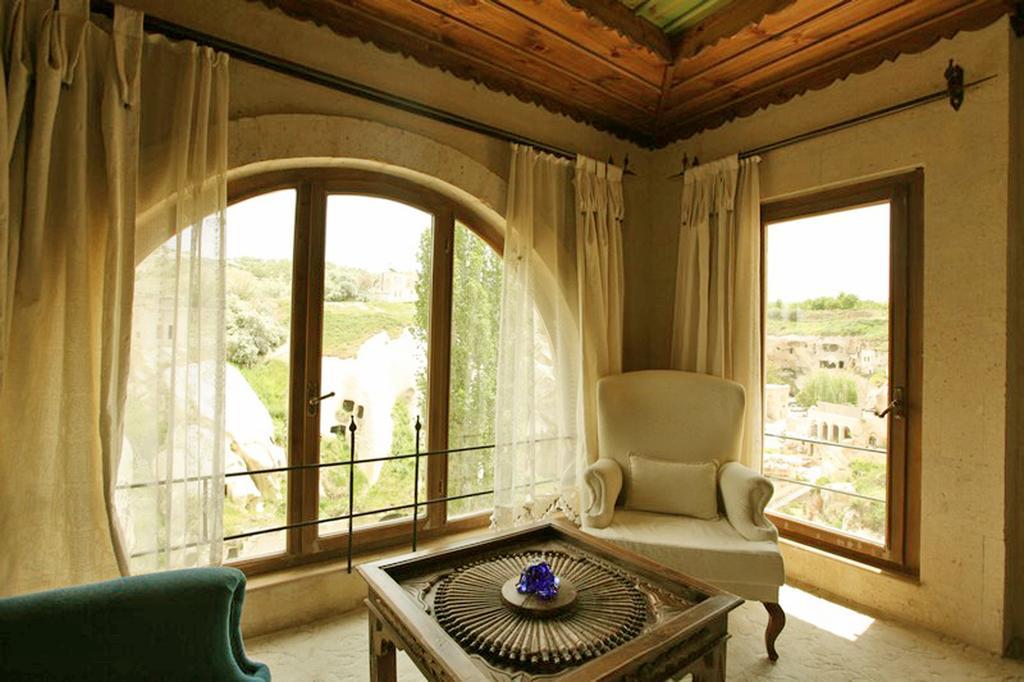 Blue Valley Cave Hotel أوروغوبْ الغرفة الصورة