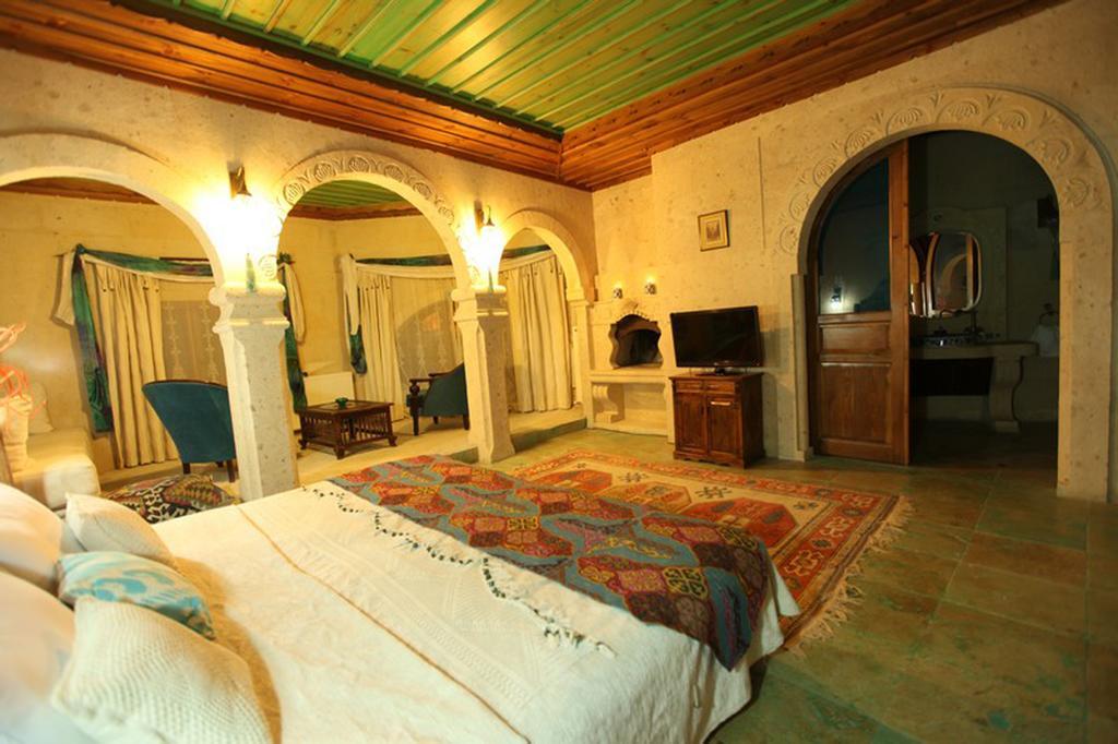 Blue Valley Cave Hotel أوروغوبْ الغرفة الصورة