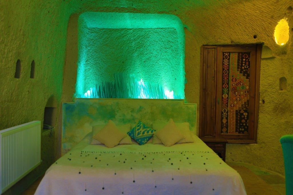 Blue Valley Cave Hotel أوروغوبْ الغرفة الصورة
