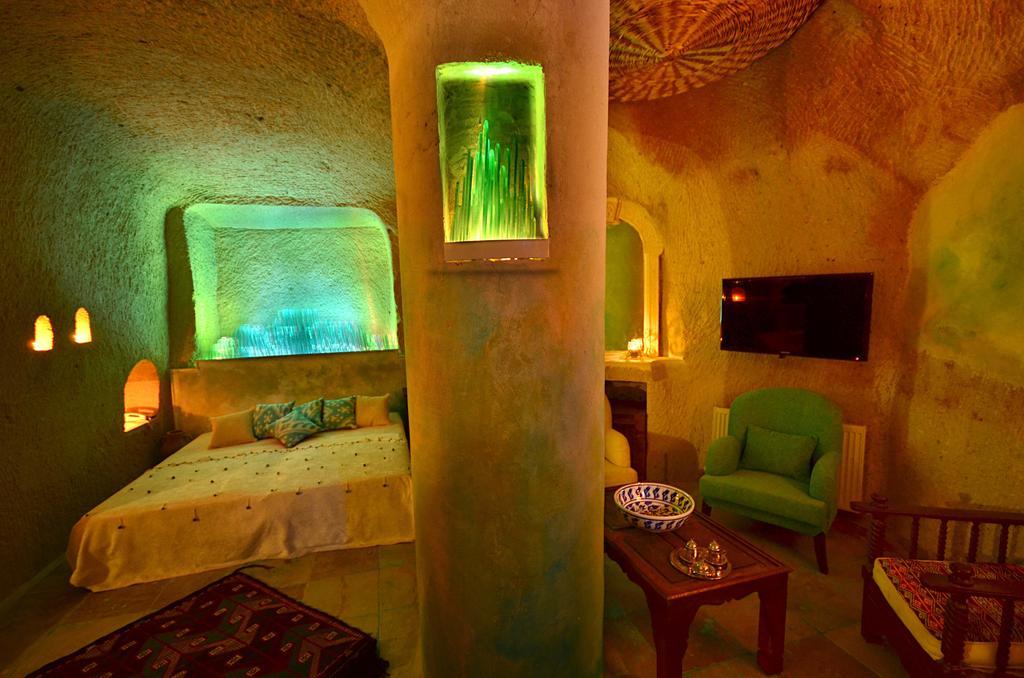 Blue Valley Cave Hotel أوروغوبْ الغرفة الصورة