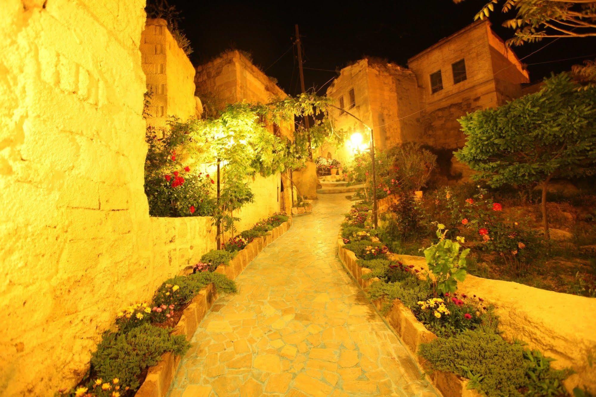Blue Valley Cave Hotel أوروغوبْ المظهر الخارجي الصورة
