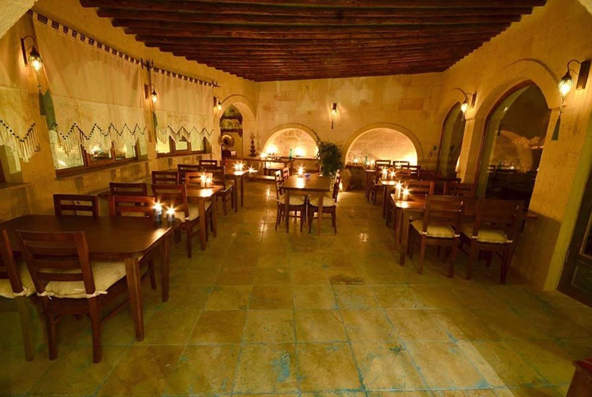 Blue Valley Cave Hotel أوروغوبْ المظهر الخارجي الصورة